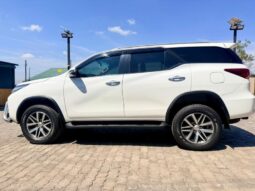 
										Unregistered 2019 Toyota Fortuner full									