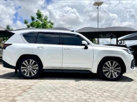 Unregistered 2023 Lexus Lexus LX600