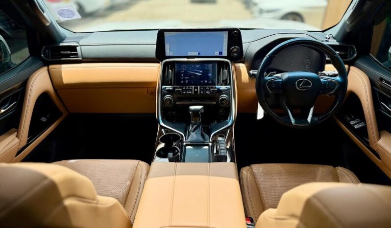 
								Unregistered 2023 Lexus Lexus LX600 full									