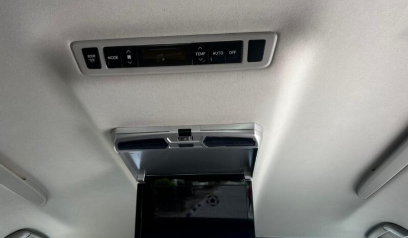 
								Unregistered 2010 Toyota Veilfire full									