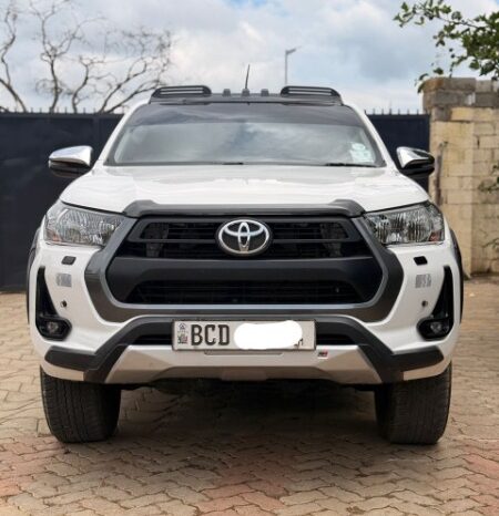 
								Used 2020 Toyota Hilux full									