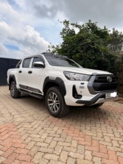 
										Used 2020 Toyota Hilux full									