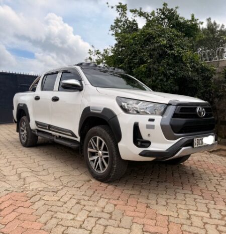 
								Used 2020 Toyota Hilux full									