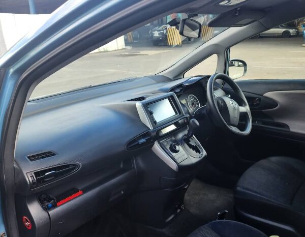 
								Used 2010 Toyota Wish full									