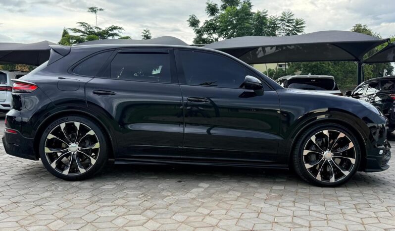 
								Unregistered 2020 Porsche Cayenne S – WALD Edition full									