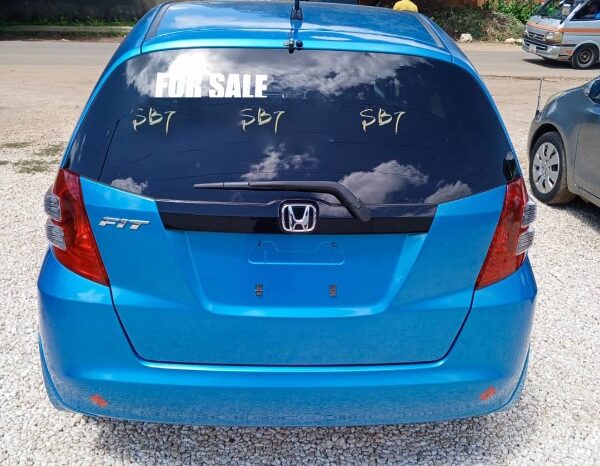 
								Unregistered Honda Fit full									