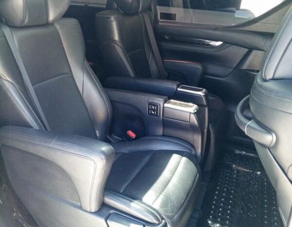 
								Unregistered Toyota Veilfire full									