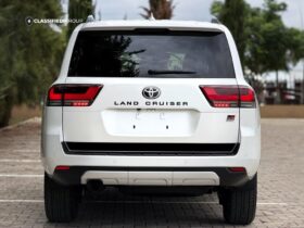 2023 Toyota Land Cruiser 300 GR Sport