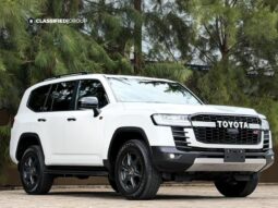 
										2023 Toyota Land Cruiser 300 GR Sport full									