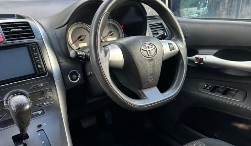
								2010 Toyota Auris full									
