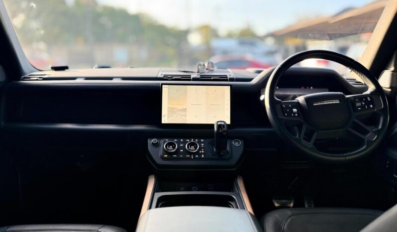 
								2023 Land Rover Defender 110 D300 full									