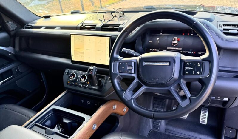 
								2023 Land Rover Defender 110 D300 full									