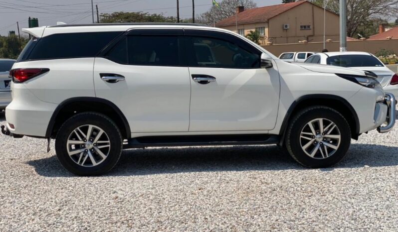 
								Toyota Fortuner full									