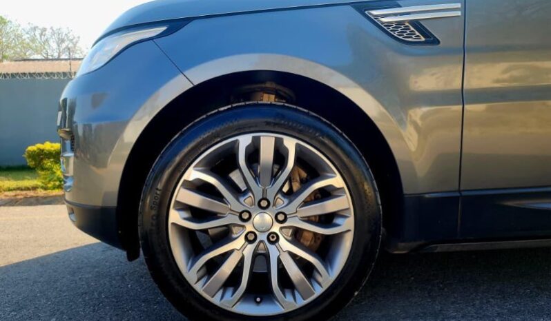 
								Used 2015 Range Rover Sport full									