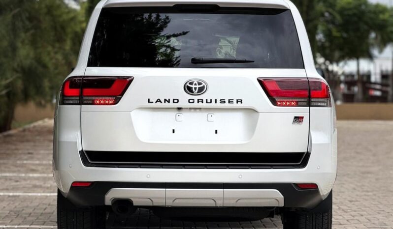 
								2023 Toyota Land Cruiser 300 GR Sport full									