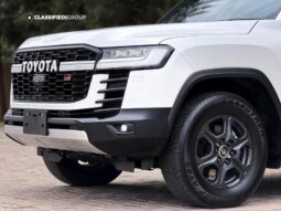 
										2023 Toyota Land Cruiser 300 GR Sport full									